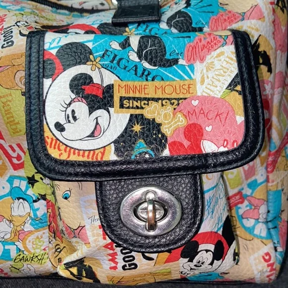 DISNEY PARKS Multi-color Cartoon Characters Collage 1979 Vintage Handbag - Picture 4 of 7